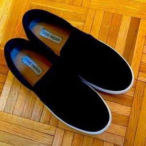Black Steve Madden slip ons